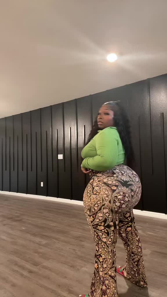Missbunkbeds (@jayythickness) - Urlebird