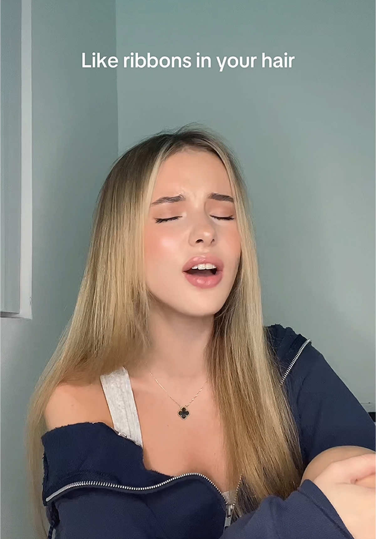 love this dress Las Vegas couple (@wondernina702)