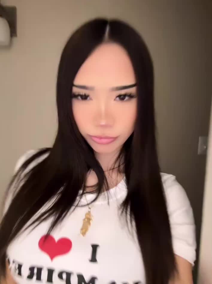 vivi2freaky (@vivi2freaky) - Urlebird