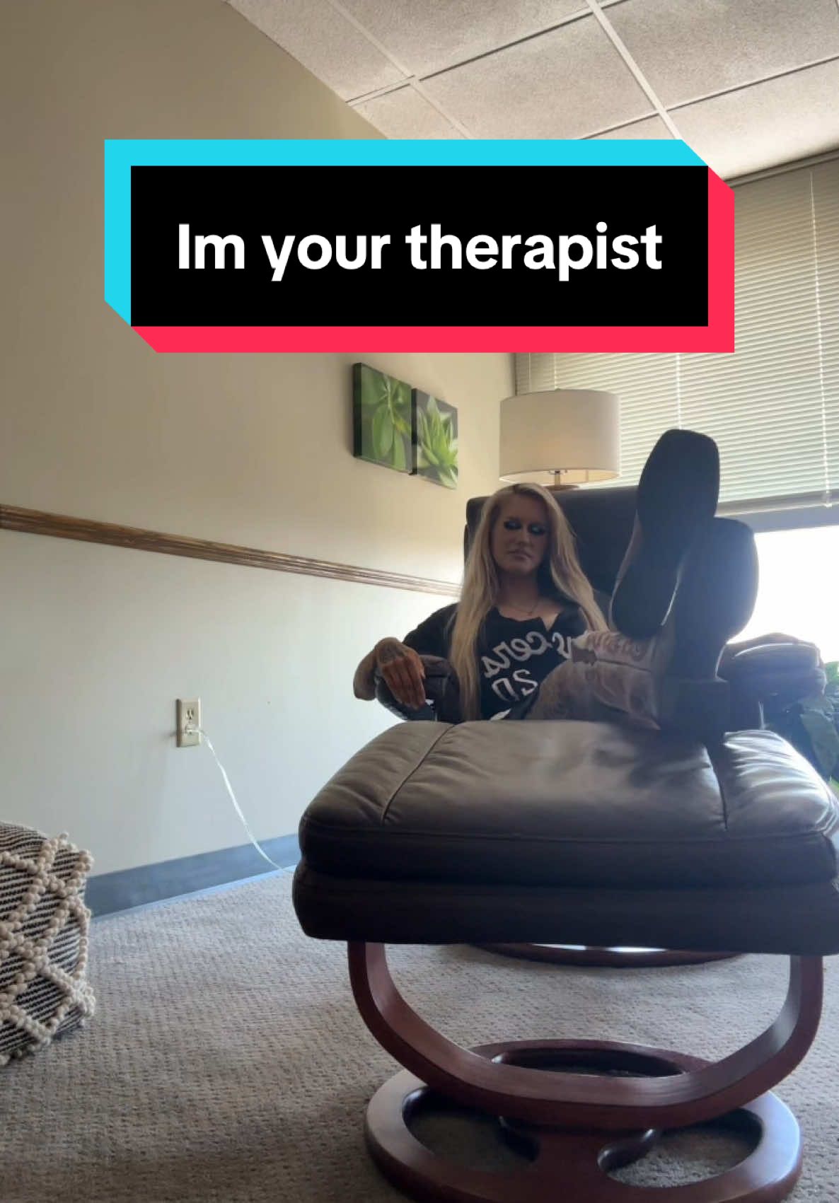 Alexis XJ (@alexis.xxxj) - Urlebird