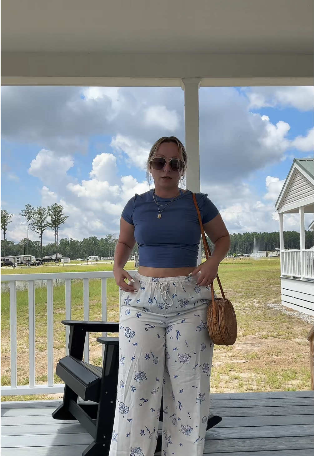 Courtney (@thecourtneynielson) - Urlebird