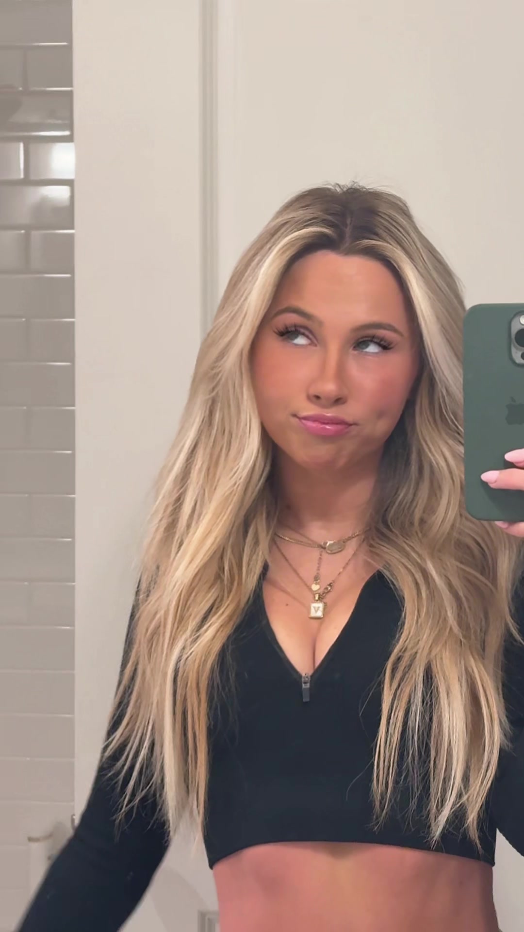 6.05K hearts, 131 shares vanessa (@vanessa.decesare)