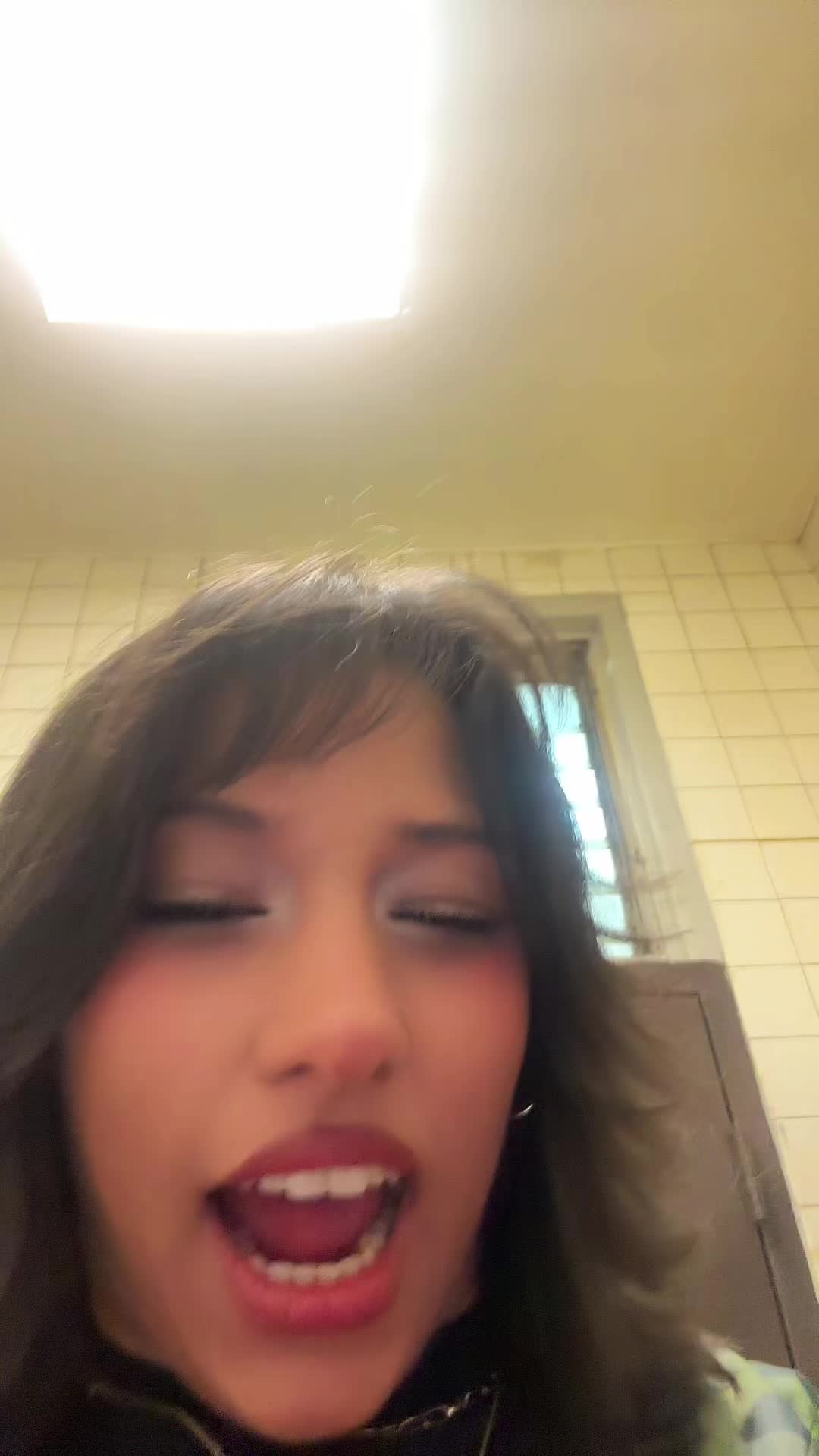 If you look closely with your eyes you 999121 (@rize.lynn)