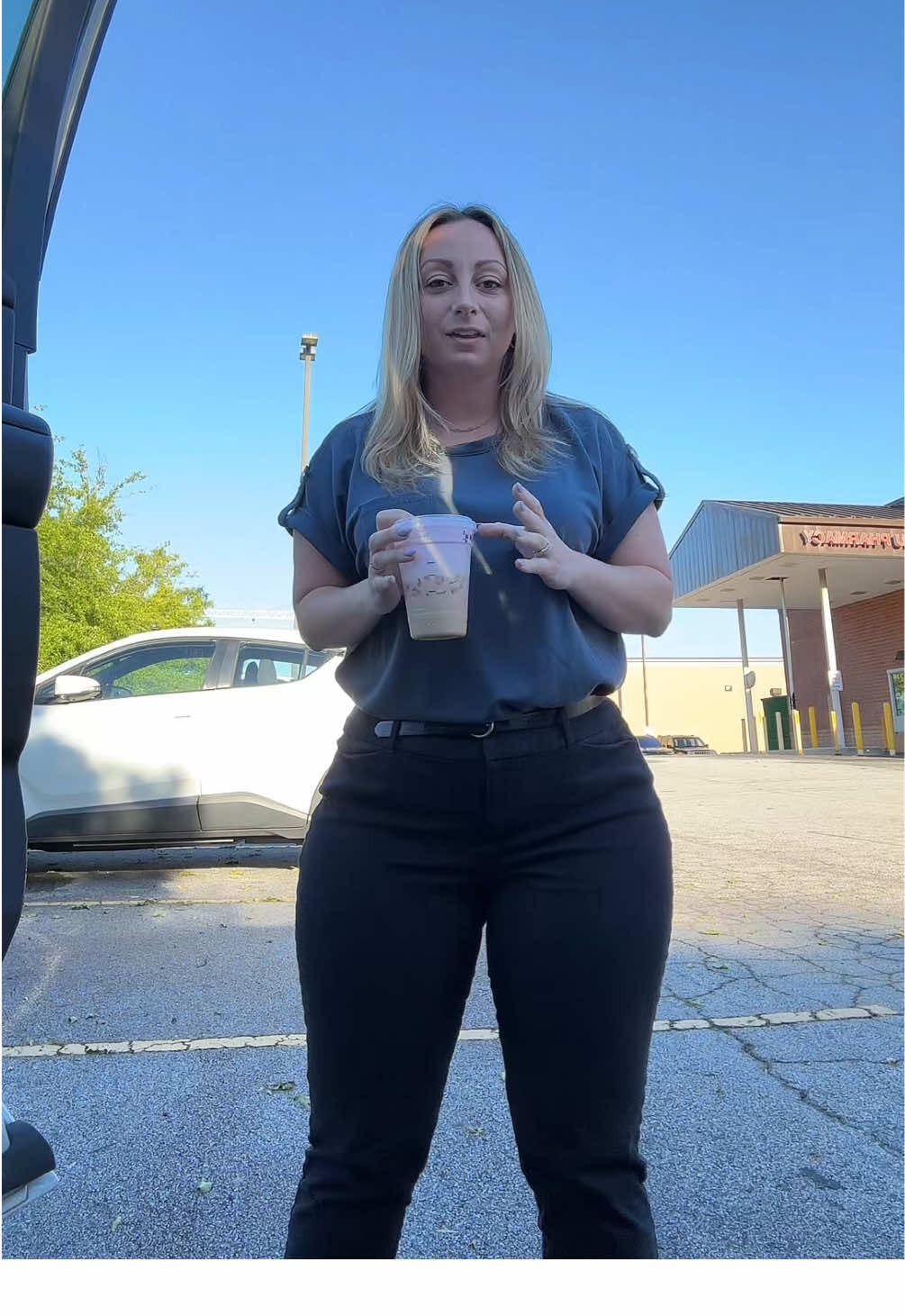 Courtney (@thecourtneynielson) - Urlebird