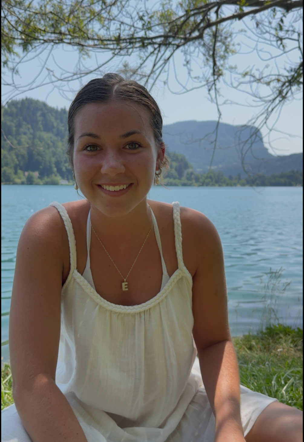 Elisheva (@myforeignroommate) - Urlebird