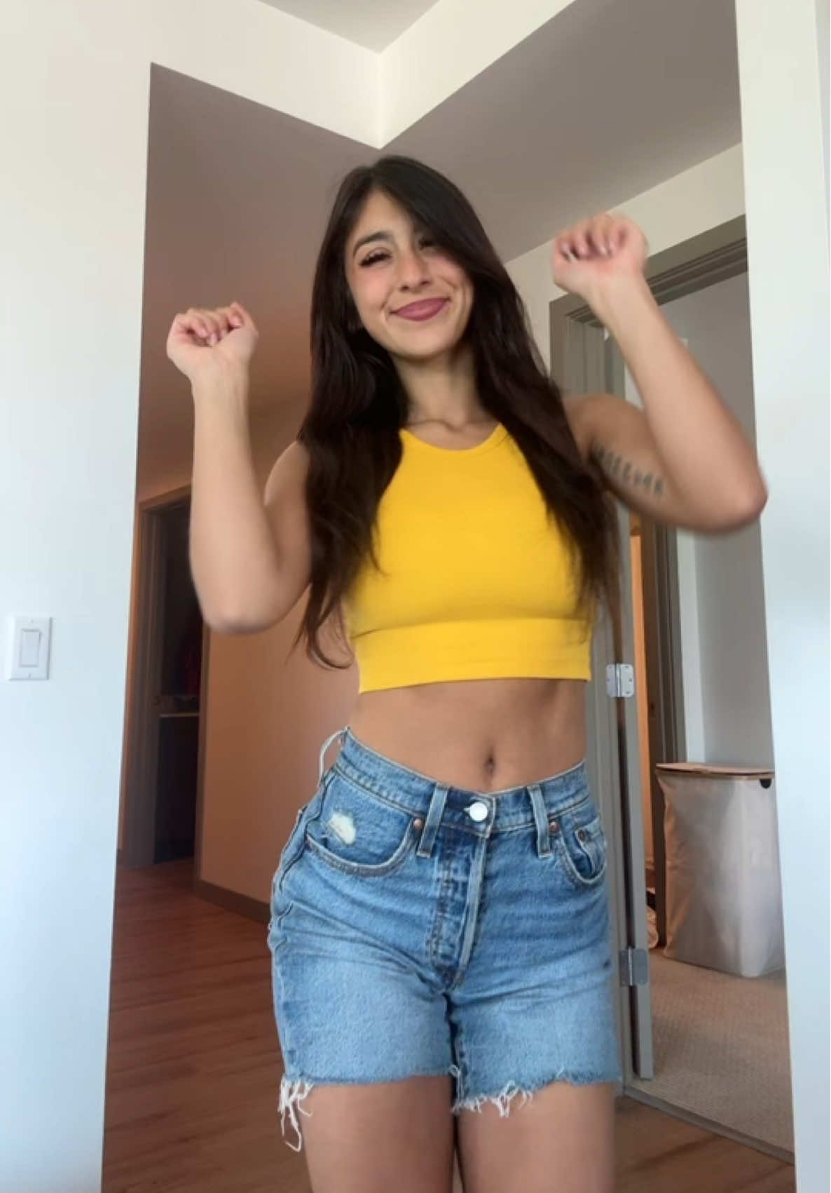 Baylee Adami (@bayleeadami) - Urlebird