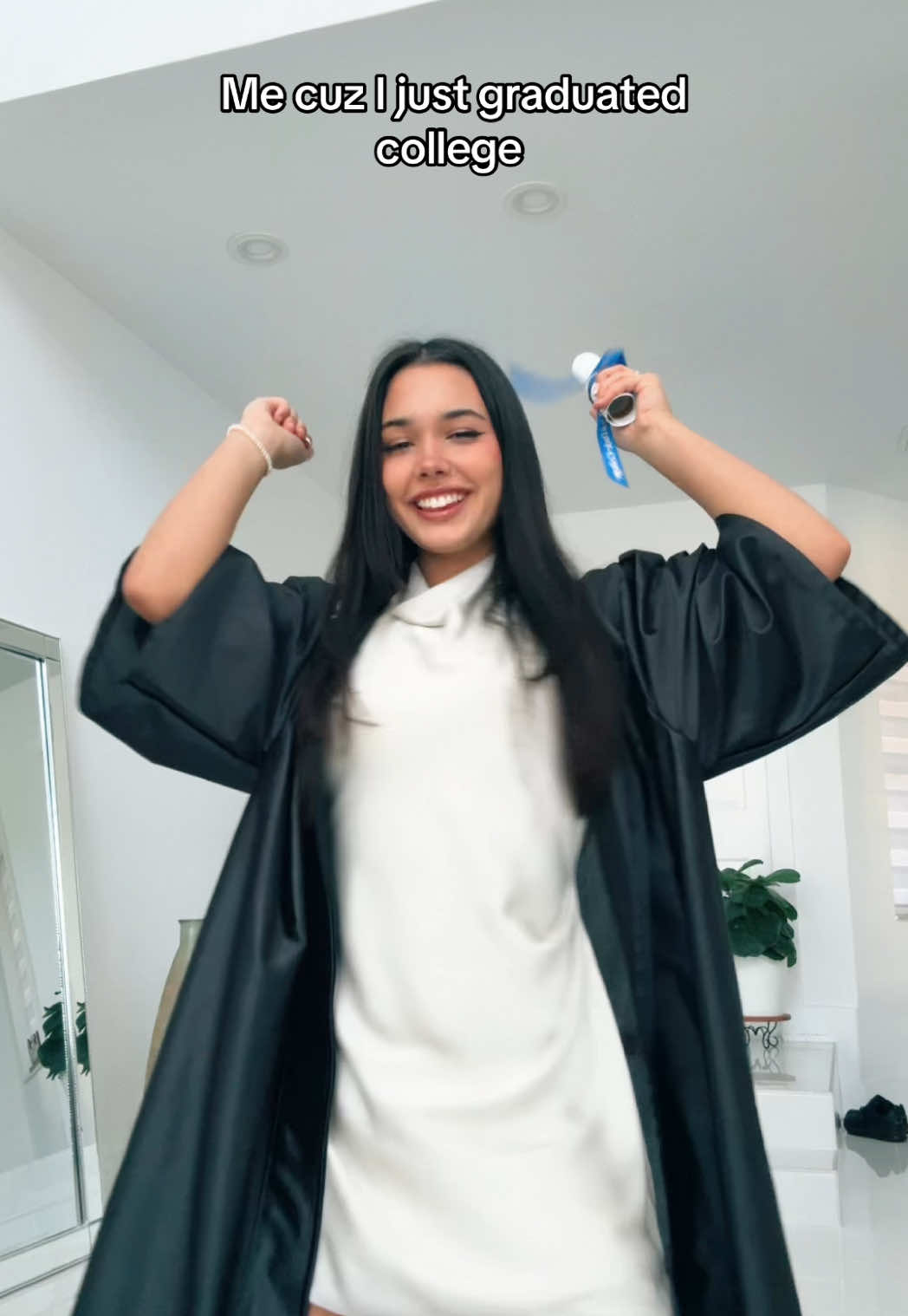 Alejandra Olivera 💗 ( alee_babeyy) Urlebird