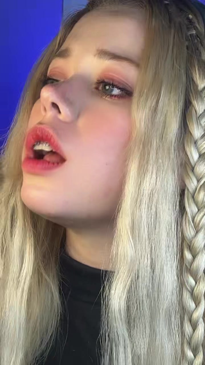 Paloma_white (@paloma_whitee001) - Urlebird