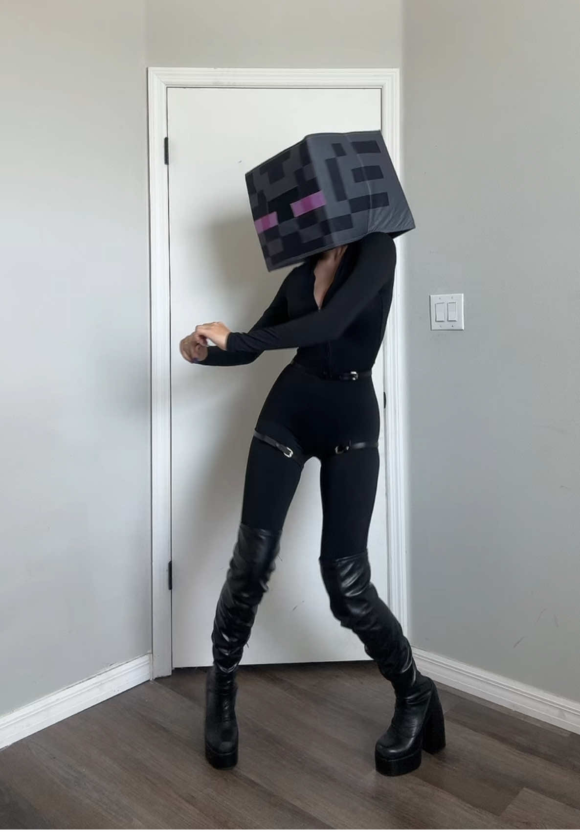 vivi (@vivimommyyy) - Urlebird