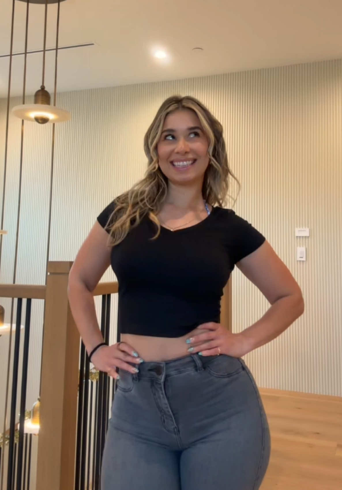 Kat Vera (@katvfitness) - Urlebird