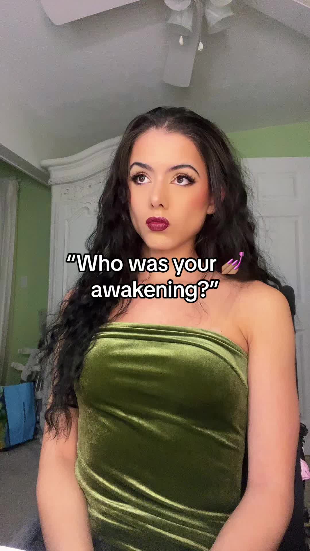 Tied with Carolyn Jones in the 1964-66 | Lolita (@lolitamilena)