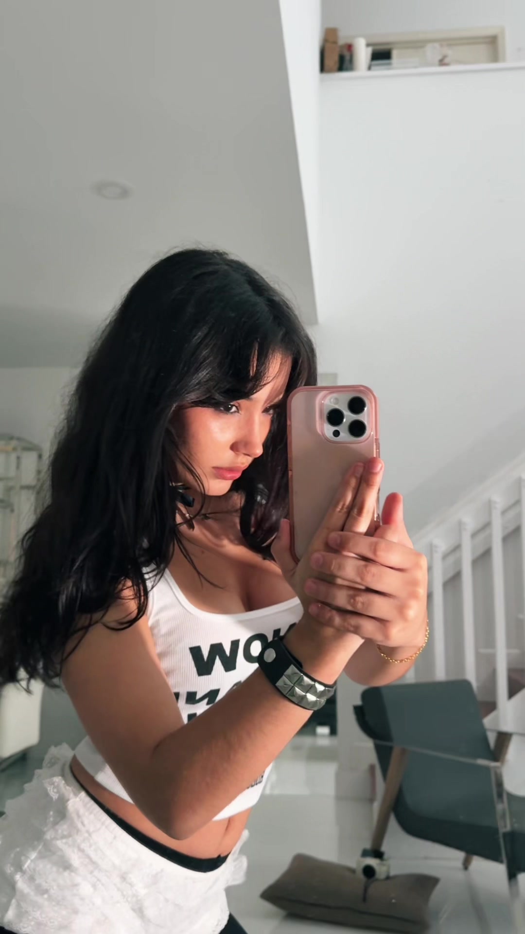 Alejandra Olivera 💗 (@alee_babeyy) - Urlebird