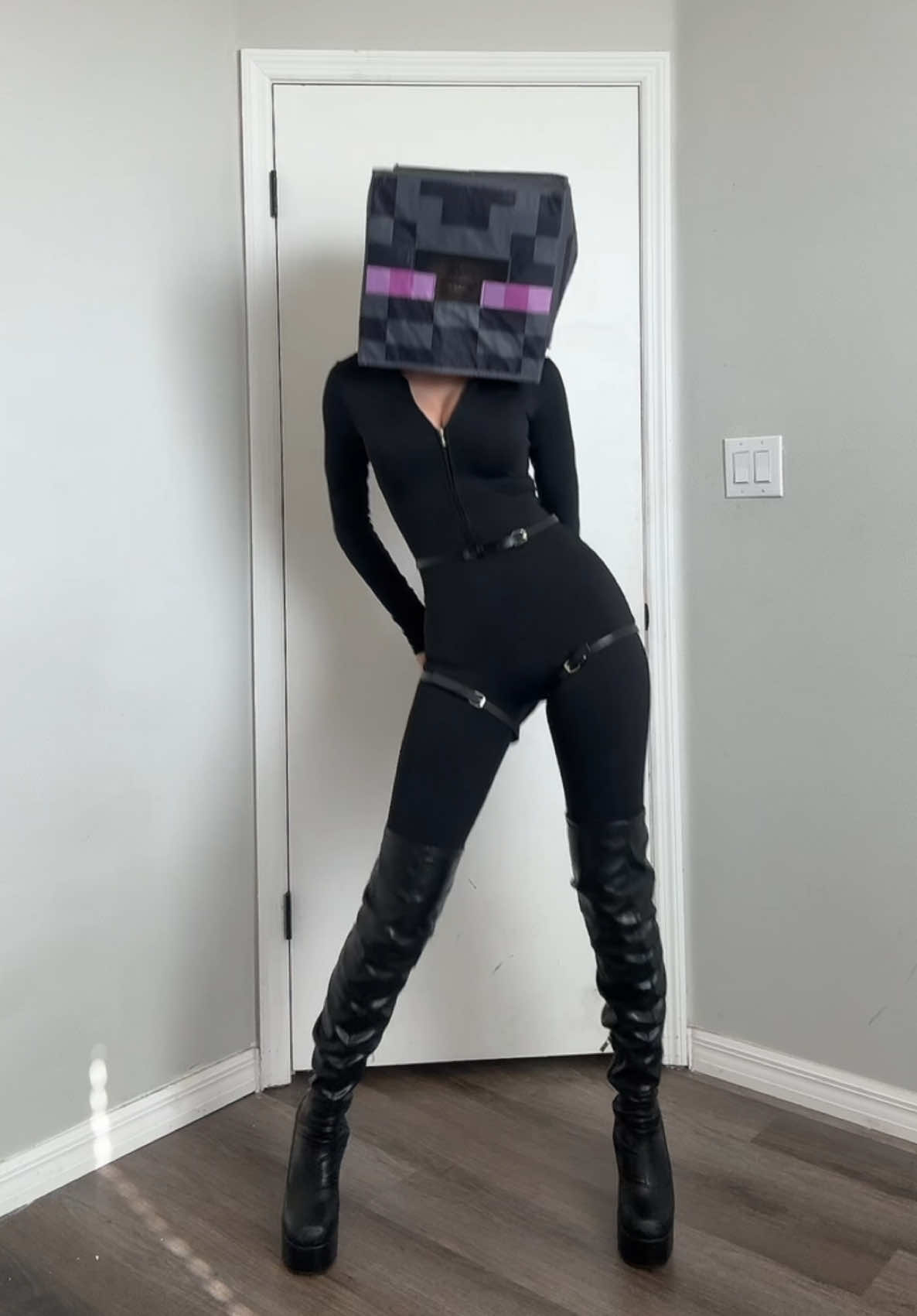 vivi (@vivimommyyy) - Urlebird