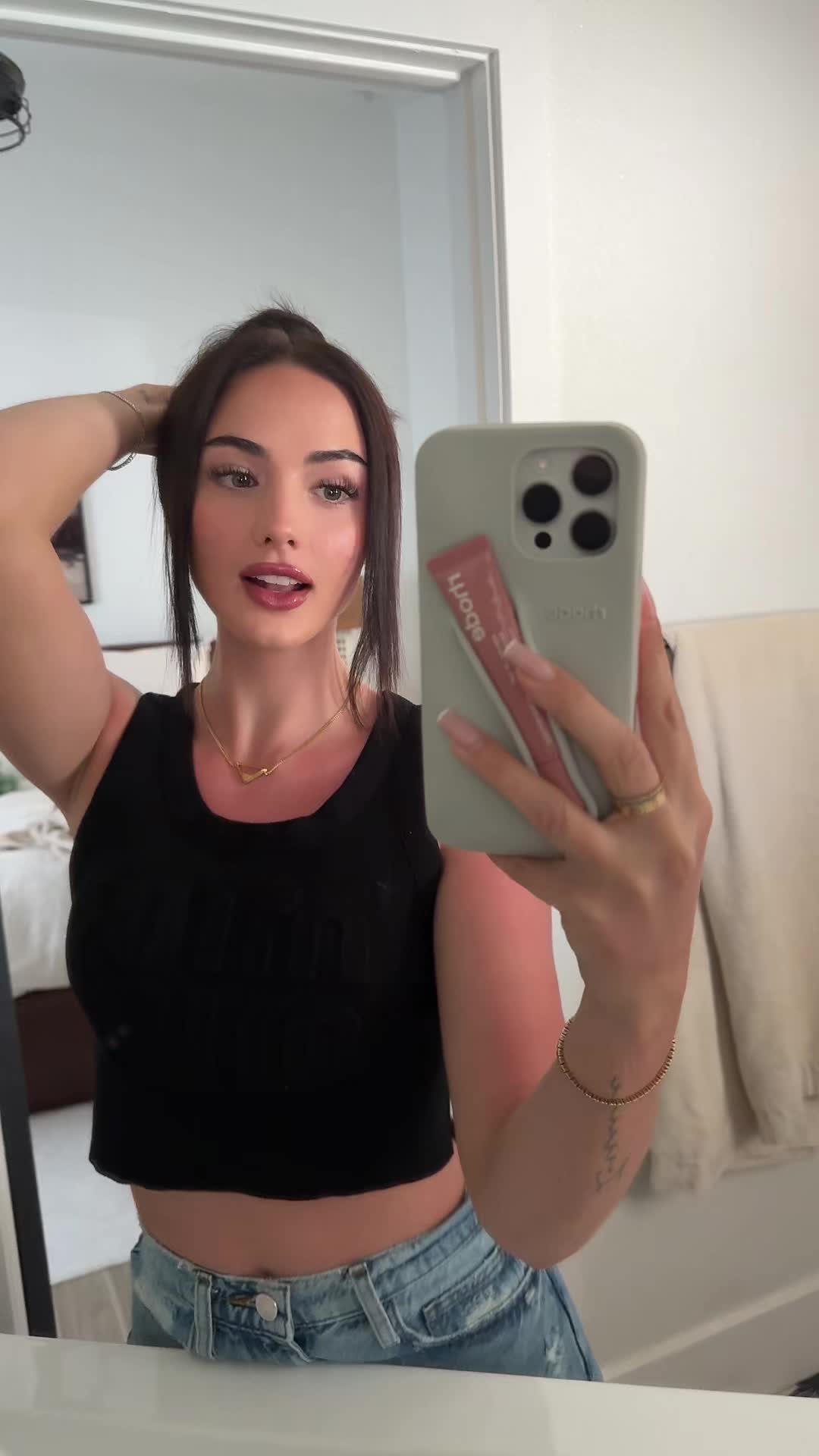 lucienlorraine (@lucienlorraine) - Urlebird