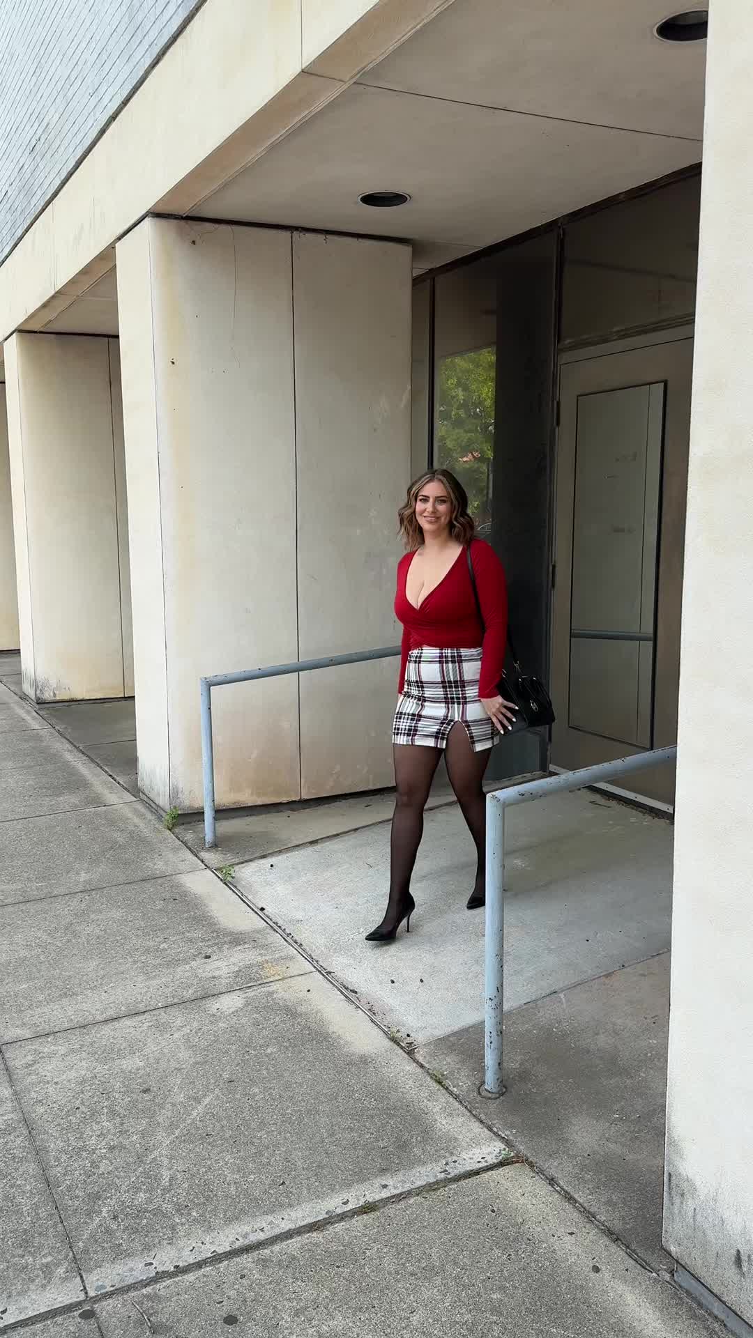 Kelly 💕 (@kellymonroetime) - Urlebird