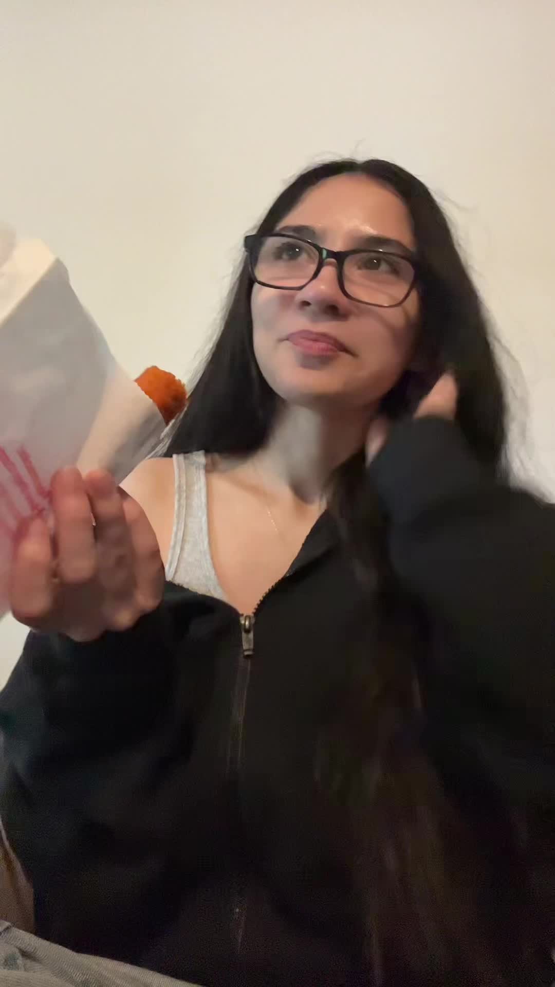 ChiquitaFairy 🤍 (@chiquitafairy) - Urlebird