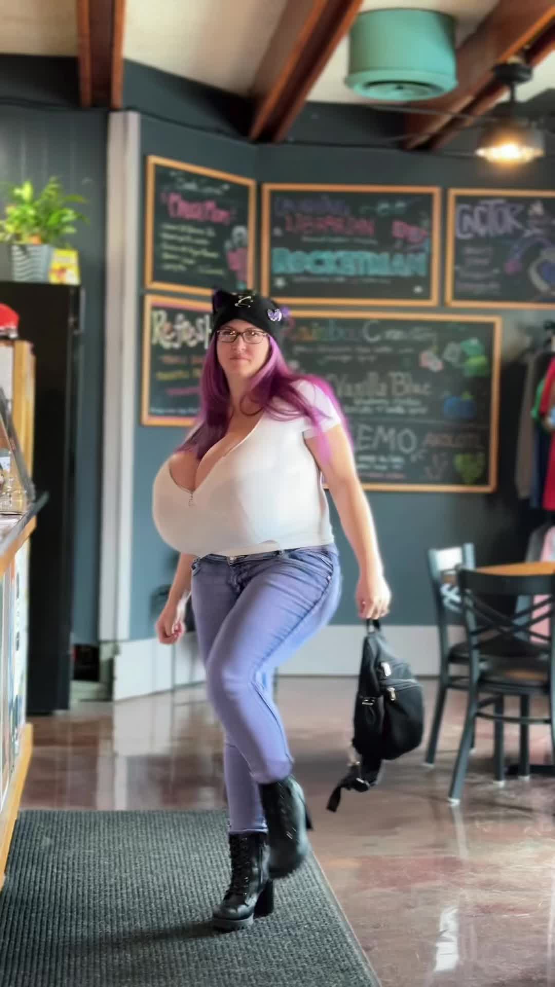 Demora Avarice (@demoraavarice) - Urlebird