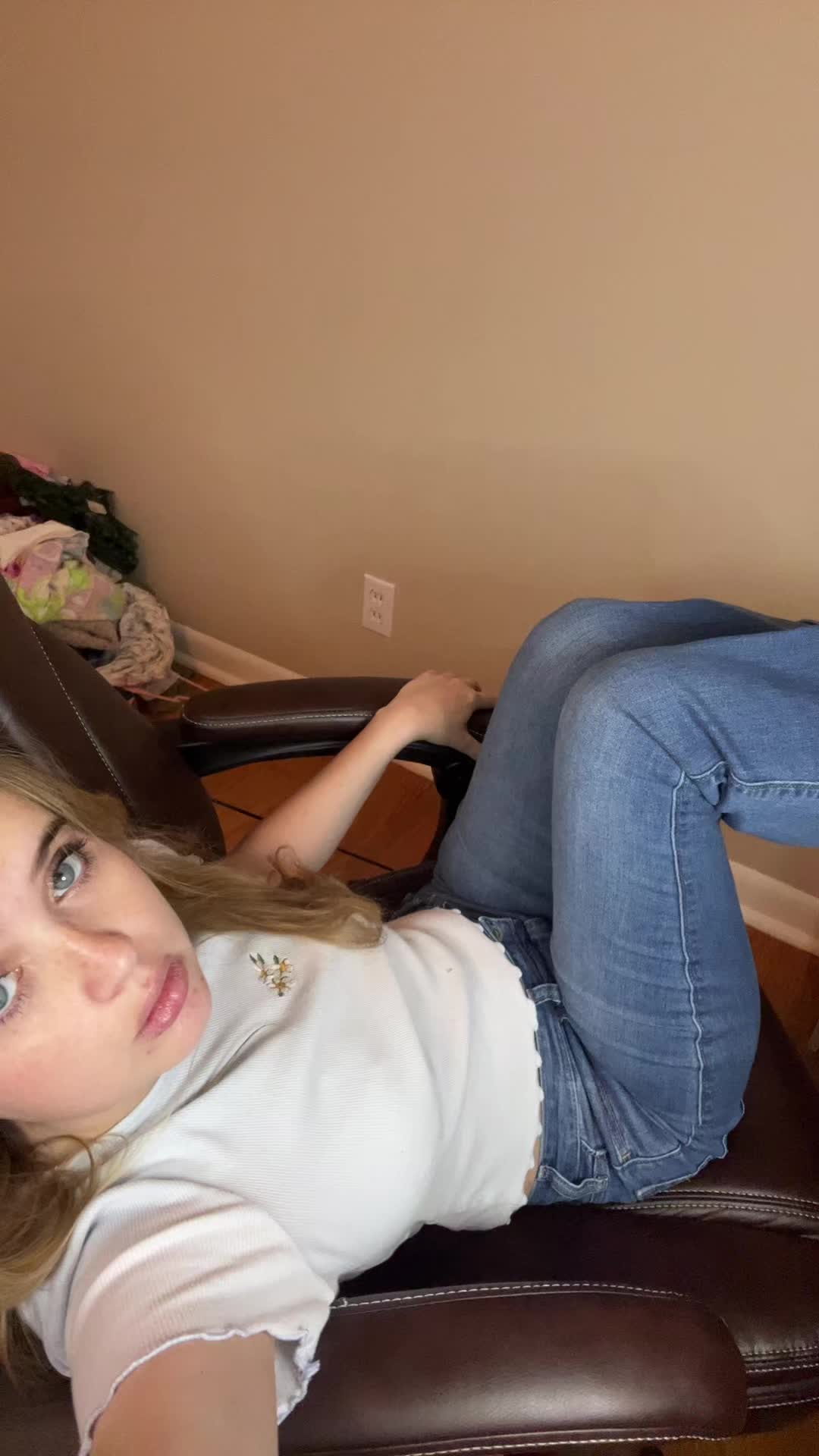 Bella Marie Berrada (@bellaberrada) - Urlebird