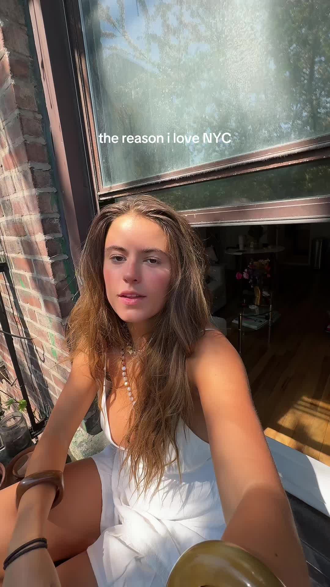 isy (@isabella.lauren) - Urlebird