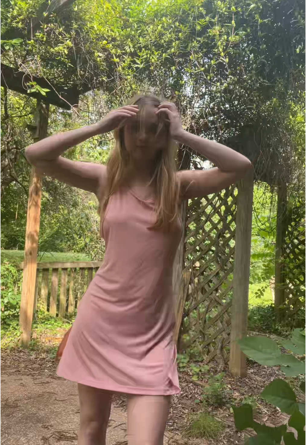 Bella Marie Berrada (@bellaberrada) - Urlebird