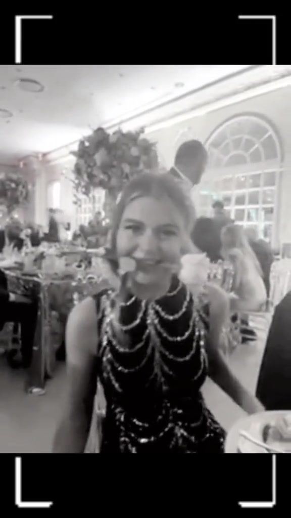 megan brittany bailando en la silla Adgabyu ♾️ (@adgabyu)