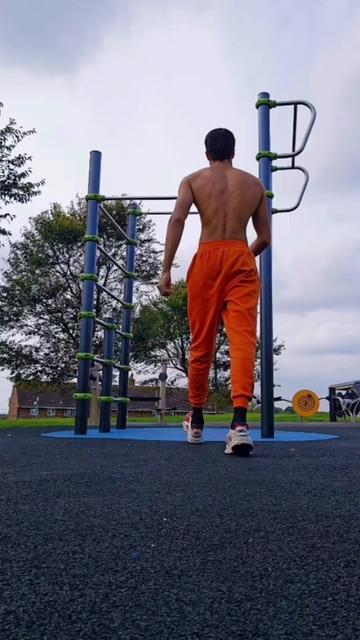 @hoodedcalisthenics