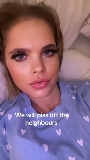 @Charlotte Watson24