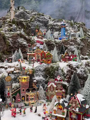 @Mike’s Christmas Village ✨