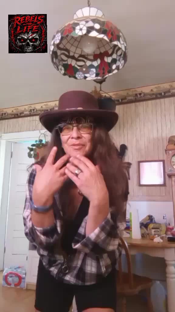 @🖤❤️🤟REBEL Danielle Cerda772
