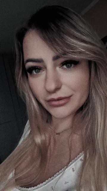 @AneCia