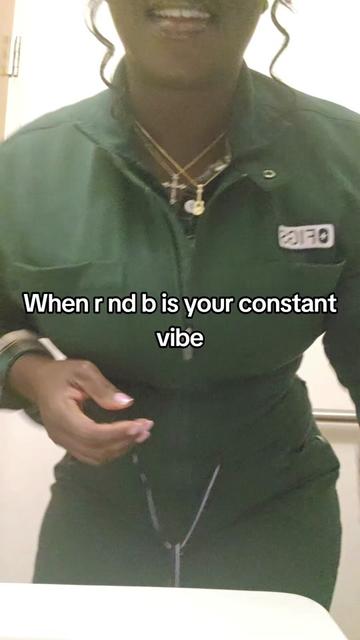 @Melaninbaddieinscrubs