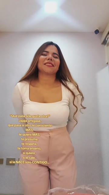 @NICOLE MENDOZA🍕🏖️
