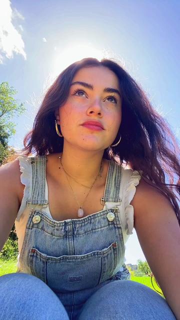 @Lena🎧