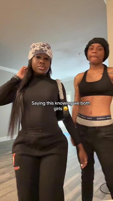 @2 girls in love 🌈