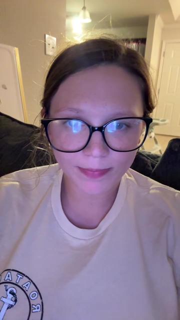 @Lizzy_Brown