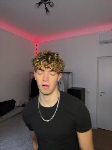 @𝓨 𝓛 𝓘 𝓐 𝓝💎