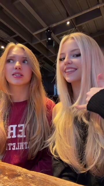 @𝐜𝐡𝐥𝐨𝐞́🍸