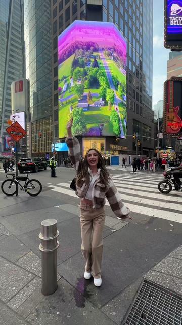 @ItsAlexisSimone