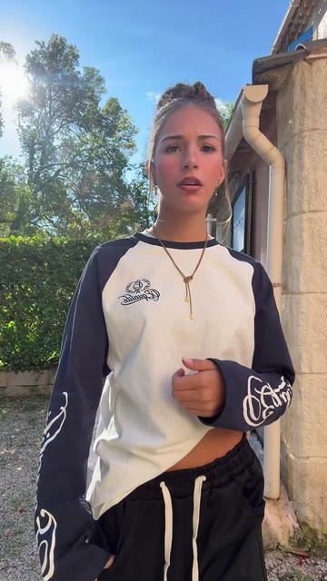 @L&eacute;a ⋆