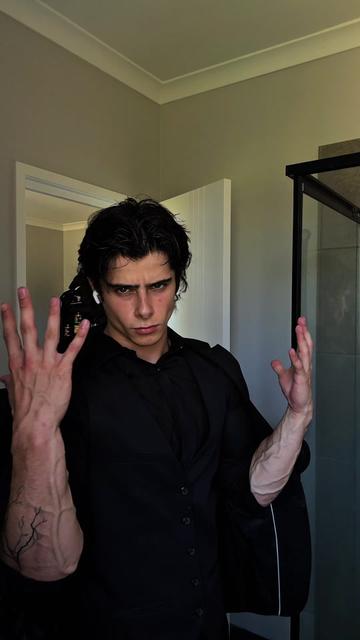 @Xsthenics