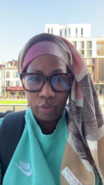 @† becca