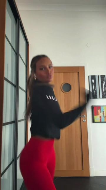 @OLIVIA JONSSON