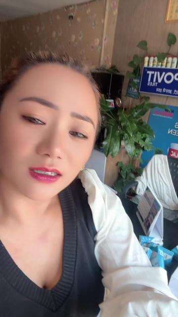 @Hira Maya Waiba