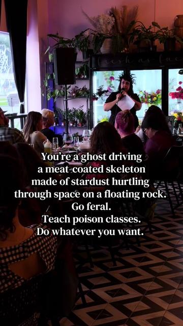 @the citrine ghost 👻🌿🖤