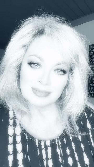 @Pepper_Lynne