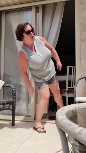 @Elena Glavan920