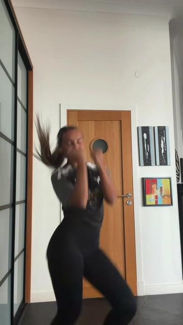 @OLIVIA JONSSON