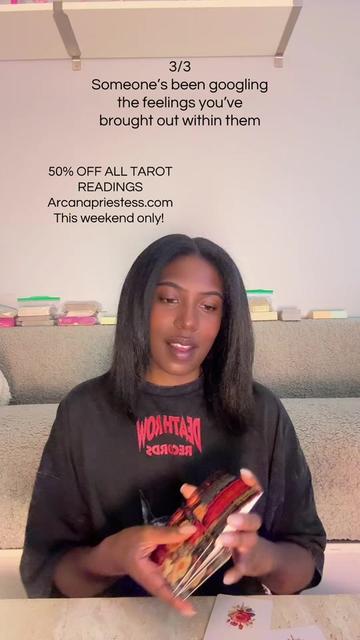 @Arcana Priestess Tarot Reader
