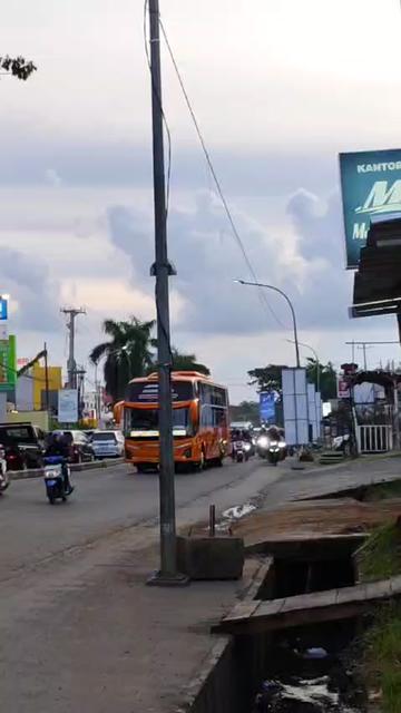 @CELEBES_BUSMKS