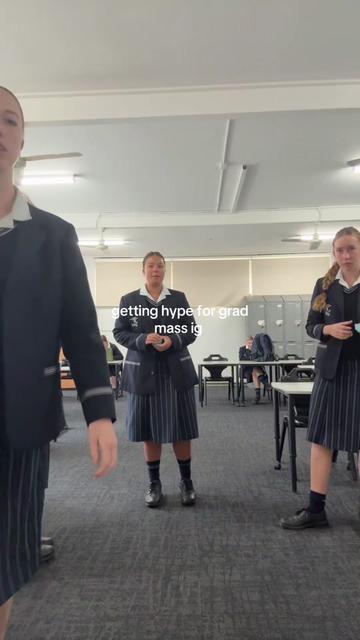 @𝐞𝐥𝐥𝐢𝐞𝐩𝐫𝐢𝐯